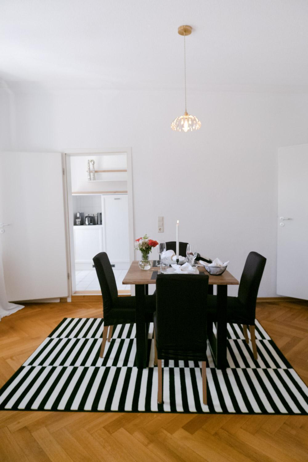Bella Casa - Business&Family - 2 Zimmer Direkt Neben Schloss, Parkplatz, Smarttv, Netflix, Waschmaschine, 24H Checkin, 71Qm, Kingsizebett, Hotelbettwaesche Ludwigsburg Ngoại thất bức ảnh