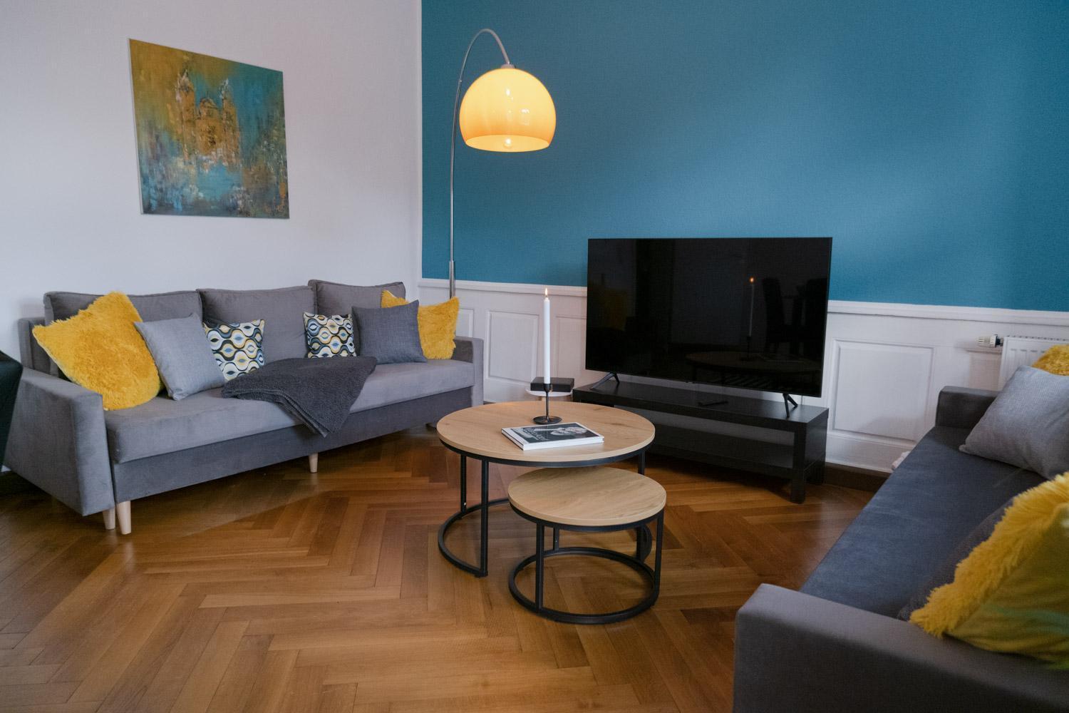 Bella Casa - Business&Family - 2 Zimmer Direkt Neben Schloss, Parkplatz, Smarttv, Netflix, Waschmaschine, 24H Checkin, 71Qm, Kingsizebett, Hotelbettwaesche Ludwigsburg Ngoại thất bức ảnh