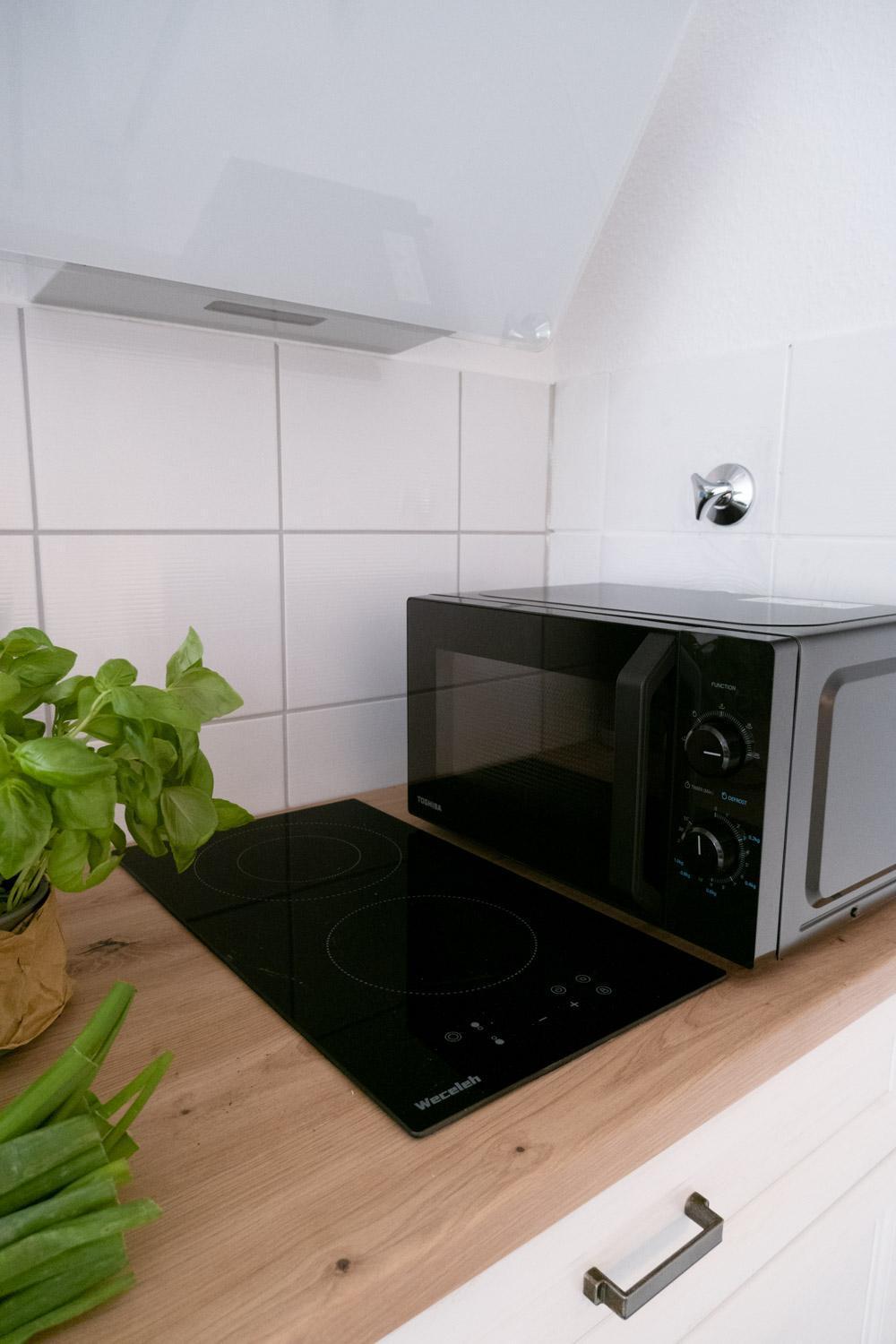 Bella Casa - Business&Family - 2 Zimmer Direkt Neben Schloss, Parkplatz, Smarttv, Netflix, Waschmaschine, 24H Checkin, 71Qm, Kingsizebett, Hotelbettwaesche Ludwigsburg Ngoại thất bức ảnh